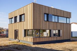 New commercial building with NUR-HOLZ elements