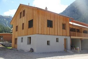 NUR-HOLZ Haus in Graubünden, Schweiz